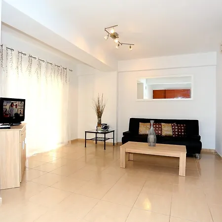 Penelope Court 102 Apartament
