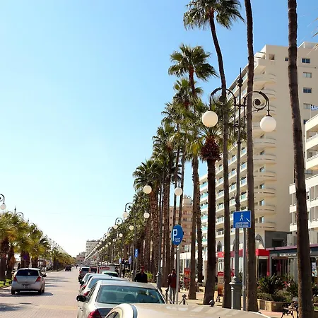 Penelope Court 102 Апартаменты *