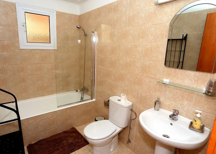 アパート Penelope Court 102