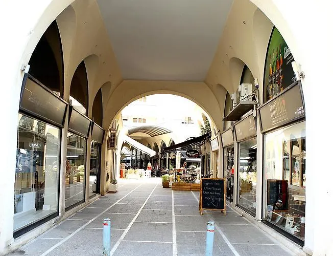 Penelope Court 102 ラルナカ