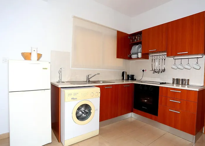 アパート Penelope Court 102 *