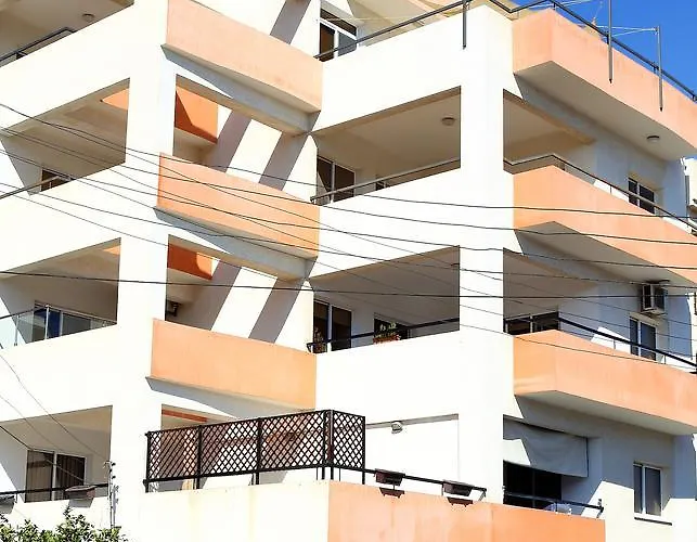 アパート Penelope Court 102 ラルナカ