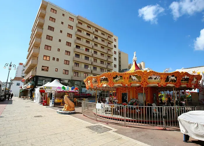 アパート Penelope Court 102