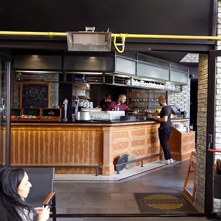 Διαμέρισμα Penelope Court 102