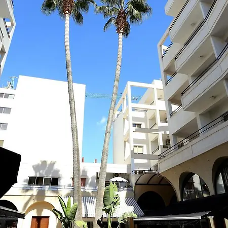 Penelope Court 102 * Larnaka