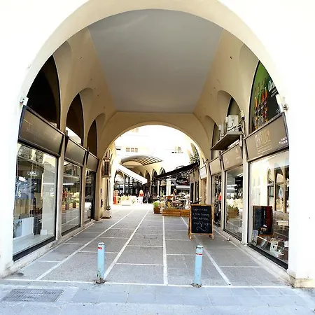 Penelope Court 102 Larnaka