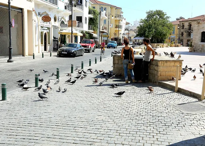 Penelope Court 102 Apartmán