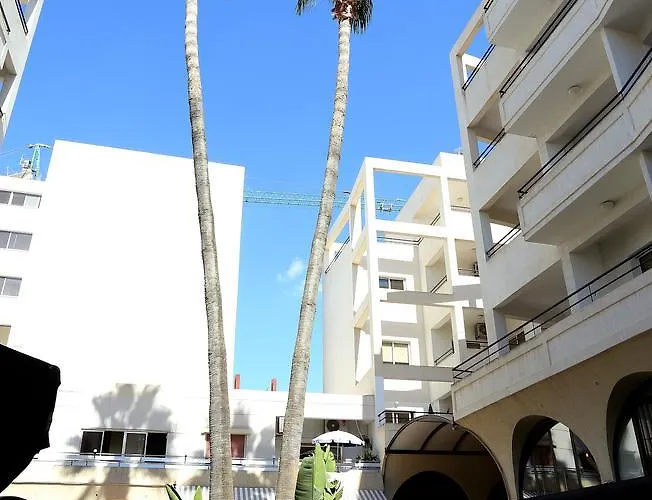 Penelope Court 102 * Larnaca