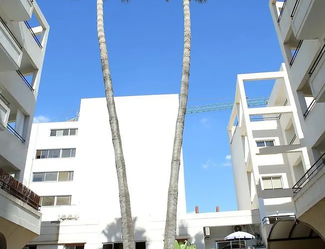 Penelope Court 102 * Larnaca