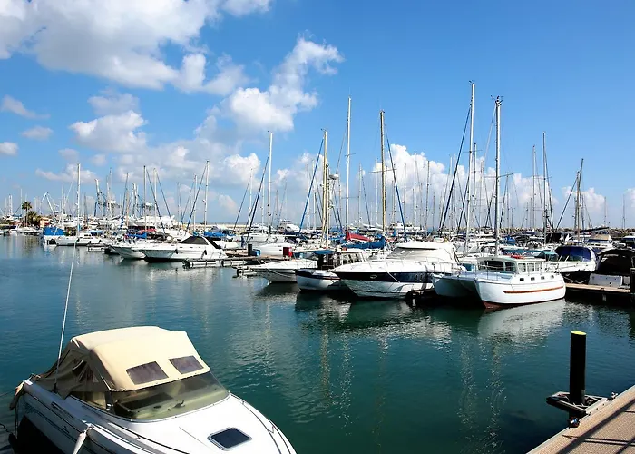 Penelope Court 102 *