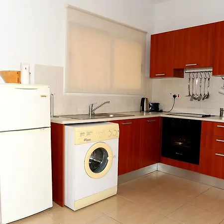 Penelope Court 102 Daire
